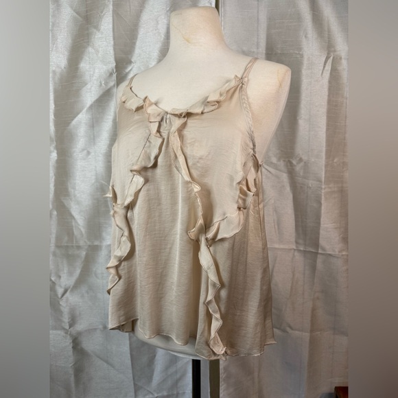 Easel Cream Ruffled Tank top - Picture 2 of 9